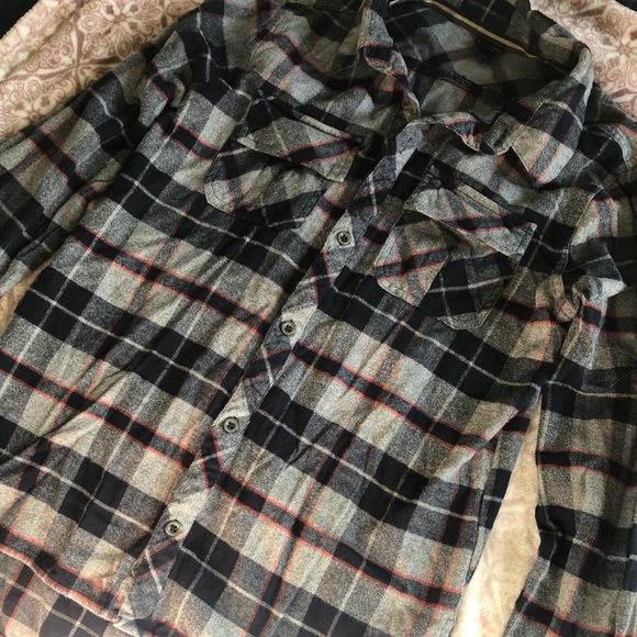 Art Class Flannel 🤠 - Picture 2 of 4